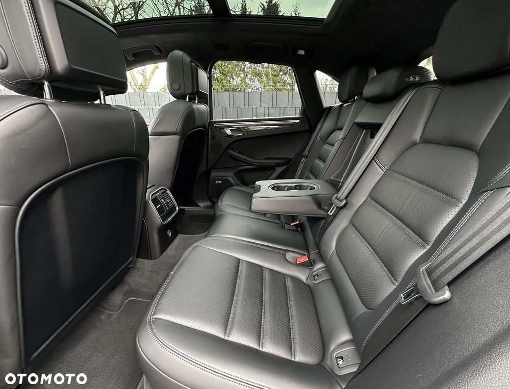 Porsche Macan Turbo PDK - 31