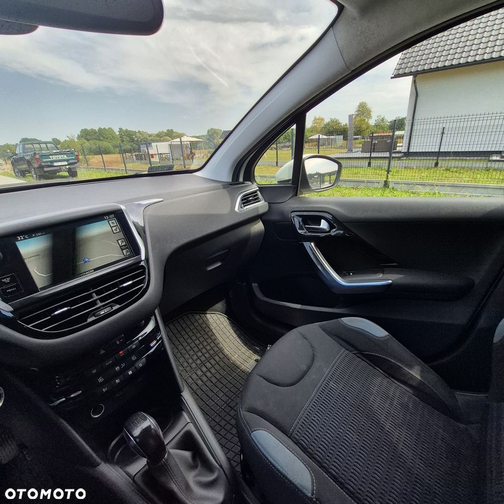 Peugeot 208 - 7