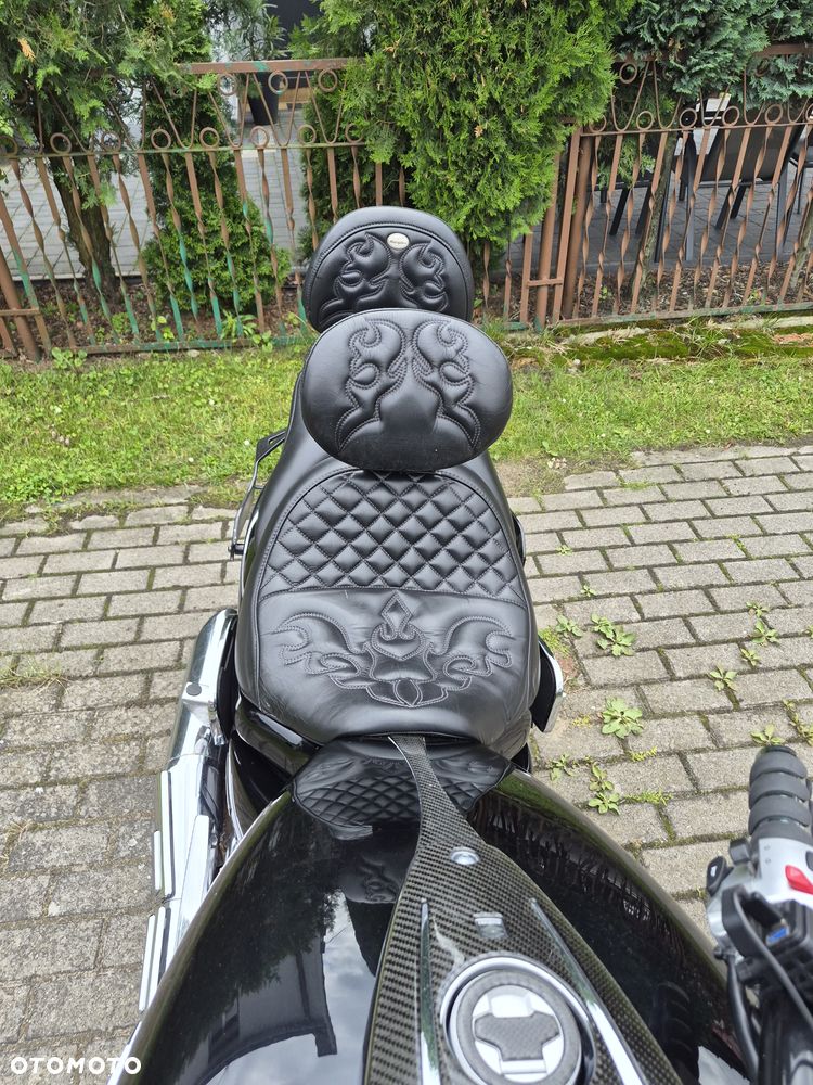 Suzuki Intruder - 17