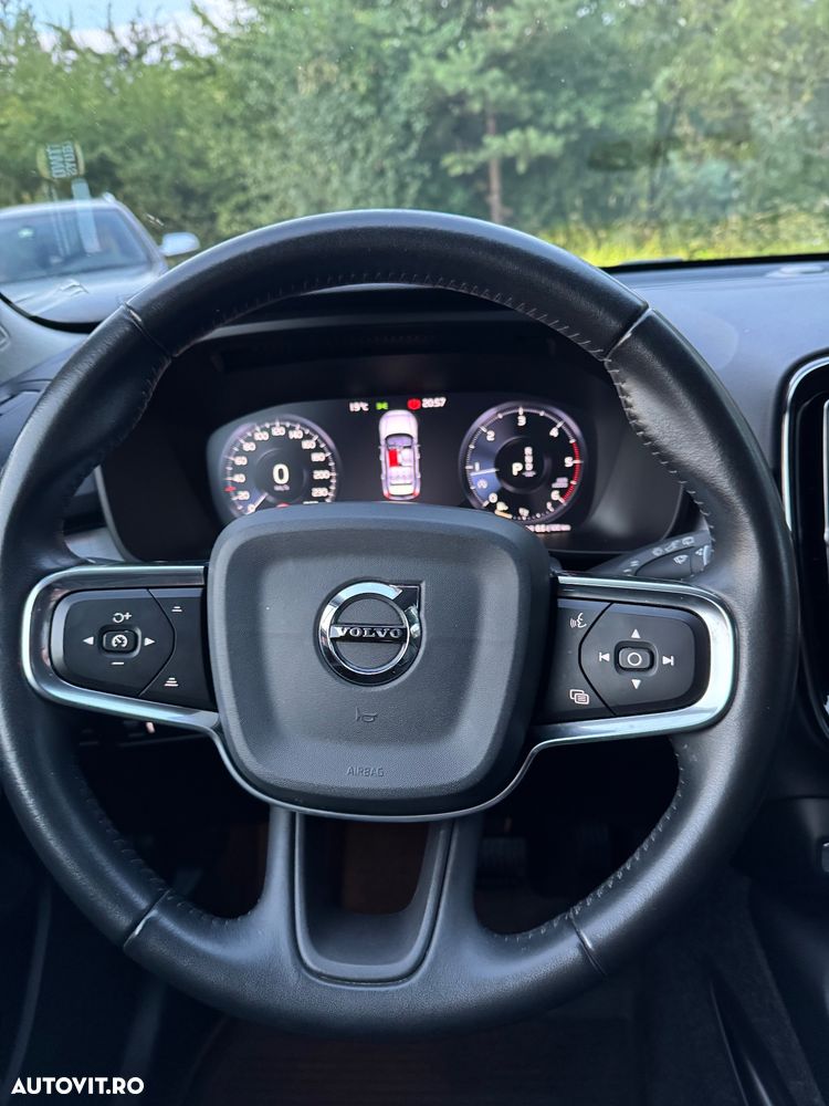Volvo XC 40 D4 AWD Geartronic Momentum - 11