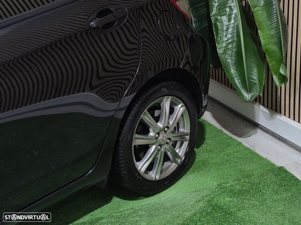 Toyota Yaris 1.4 D-4D Sport — fotografia 3