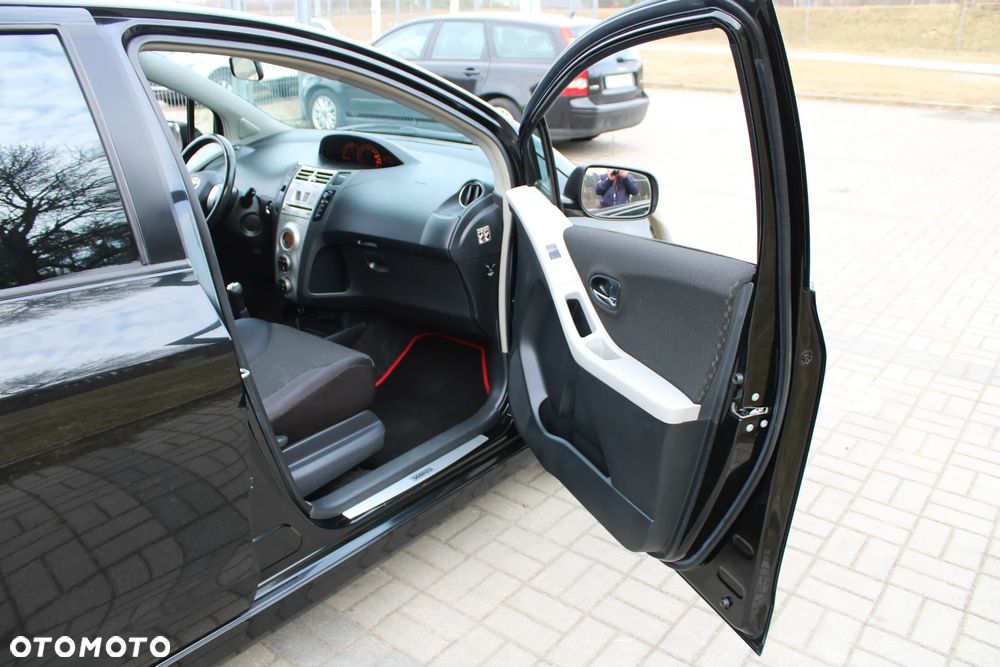 Toyota Yaris 1.8 VVT-i TS - 27