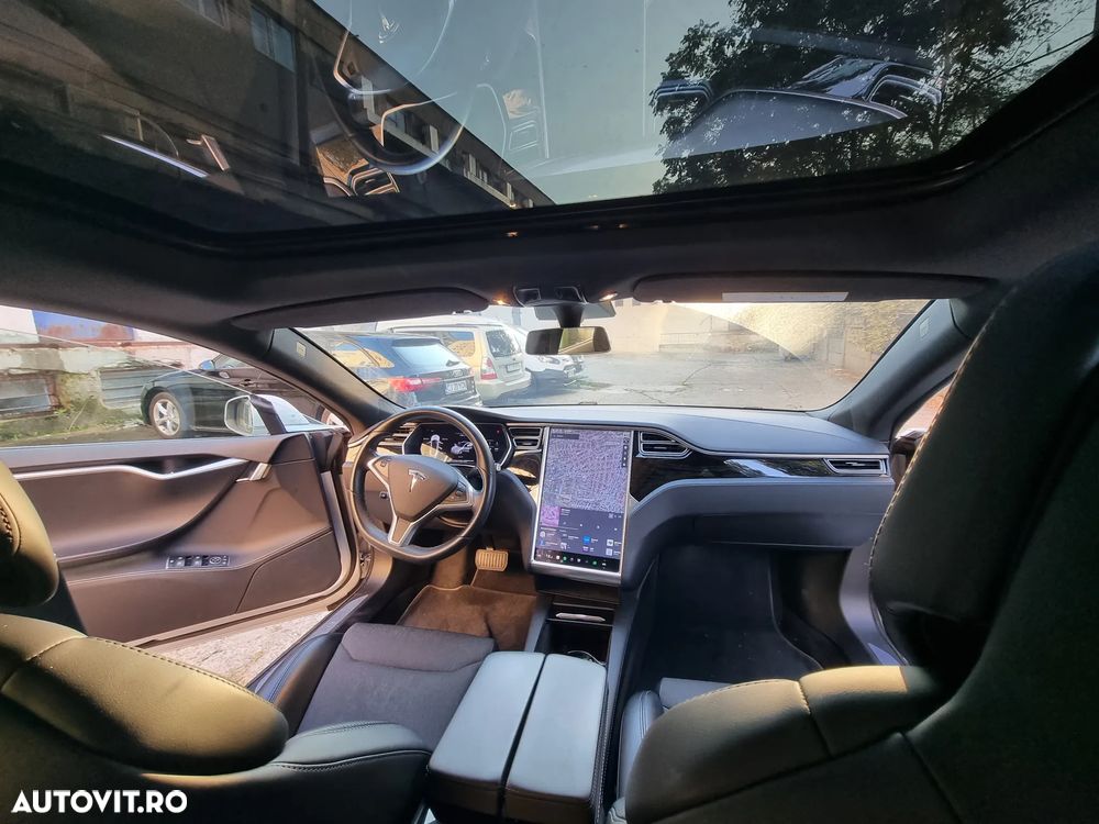 Tesla Model S - 15
