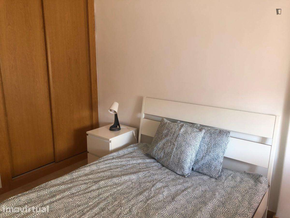 Quarto - localizado em Pontinha Lisbon - Grande imagem: 2/10