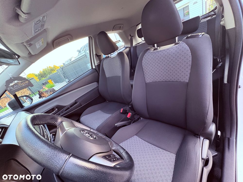Toyota Yaris - 10