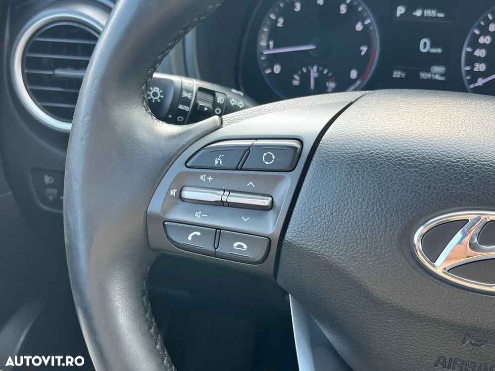 Hyundai KONA - 16