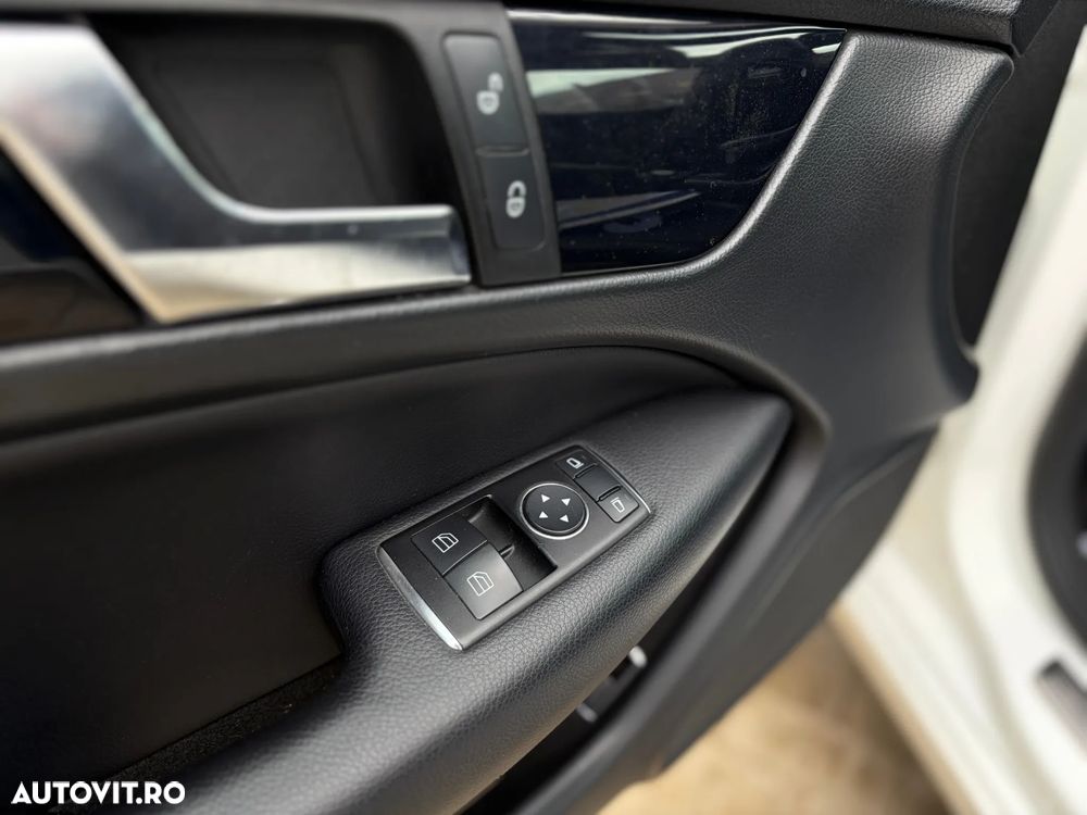 Mercedes-Benz C 180 Edition - 12