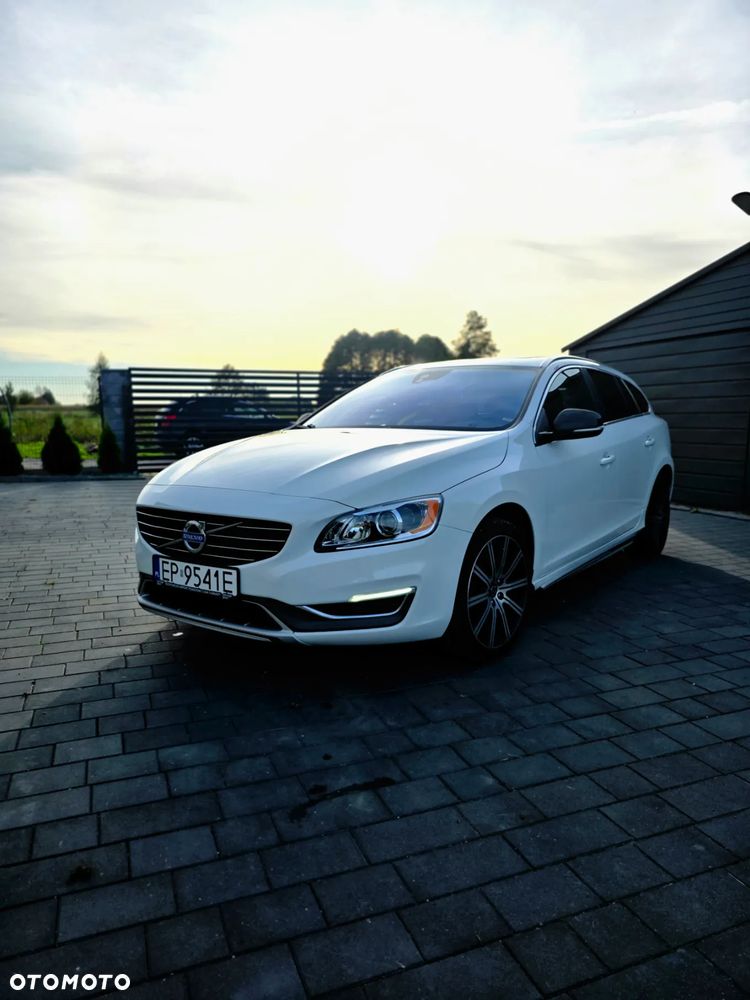 Volvo V60 T6 AWD Summum - 1