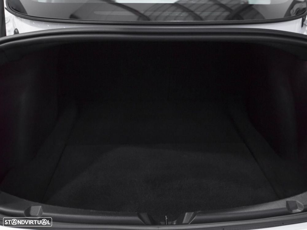 Tesla Model 3 RWD - 8