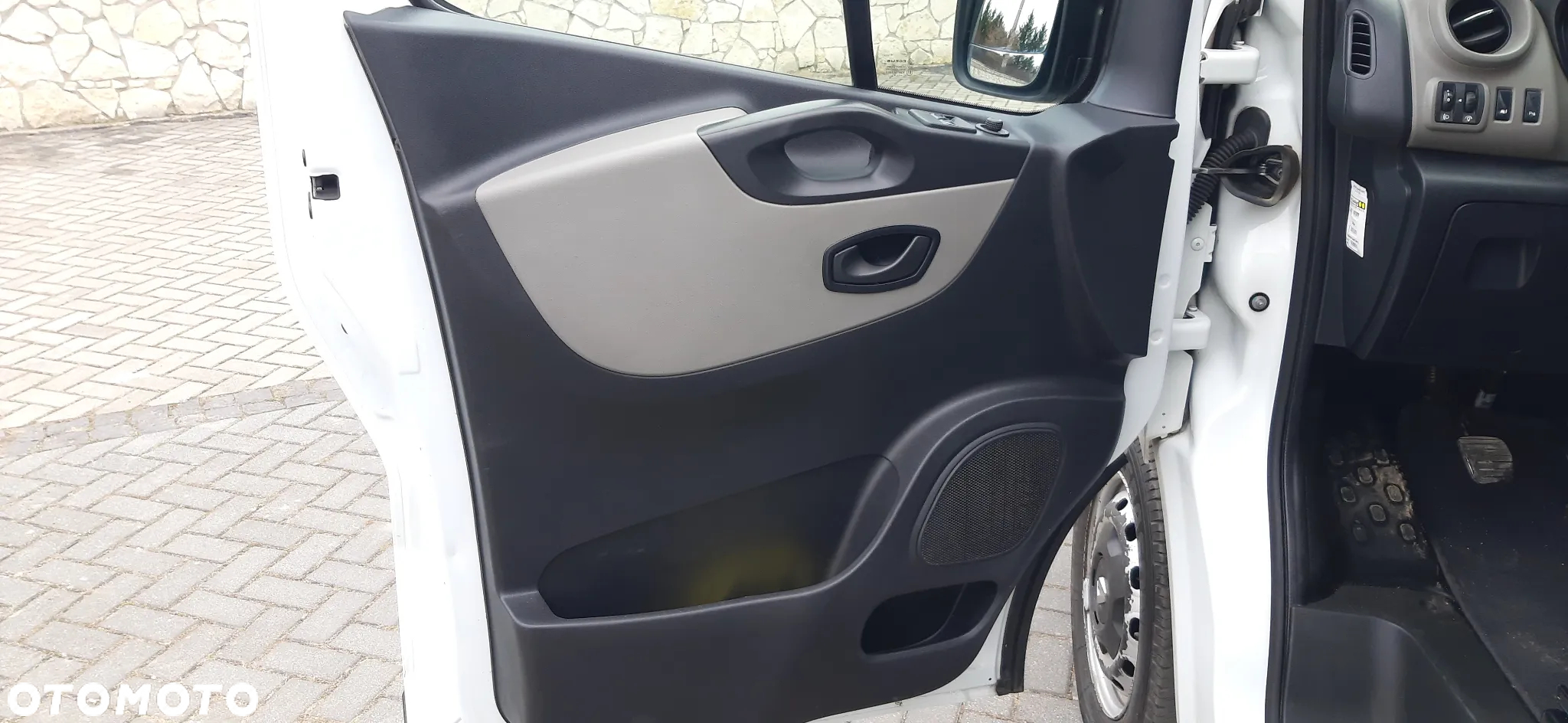 Renault Trafic 1.6dci 90KM L1H1 - 19