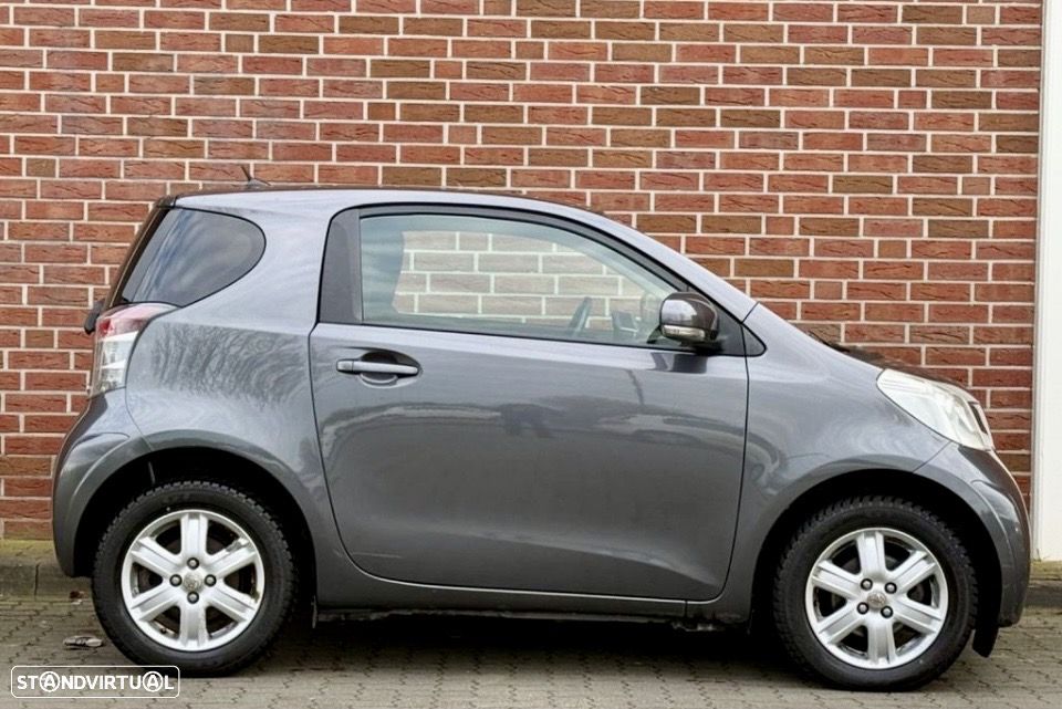 Toyota iQ 1.0 + - 3