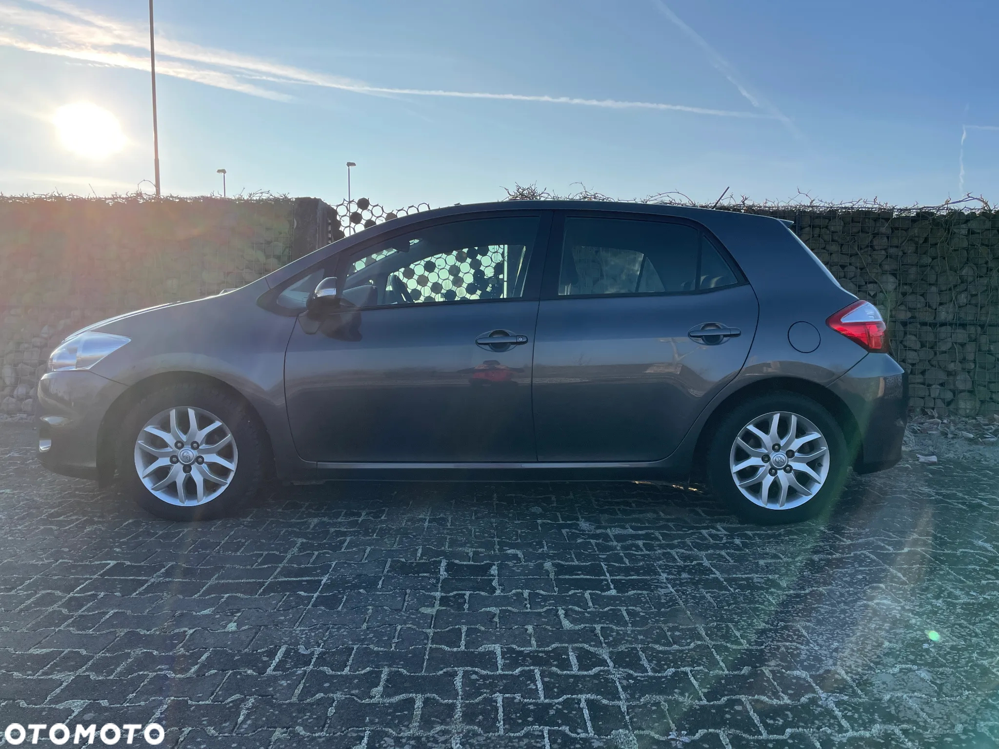 Toyota Auris 1.6 Premium + - 16