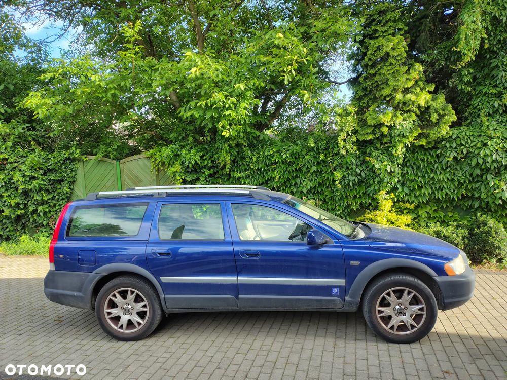 Volvo XC 70 2.4D5 AWD Ocean Race - 2