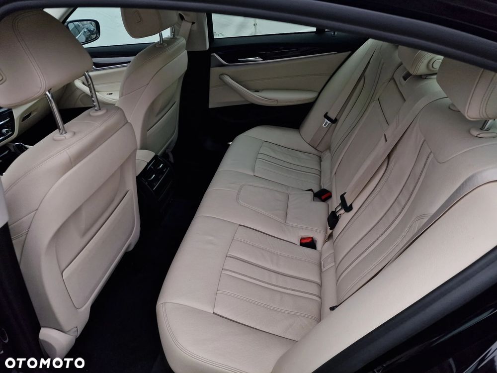 BMW Seria 5 520d xDrive MHEV Luxury Line - 7