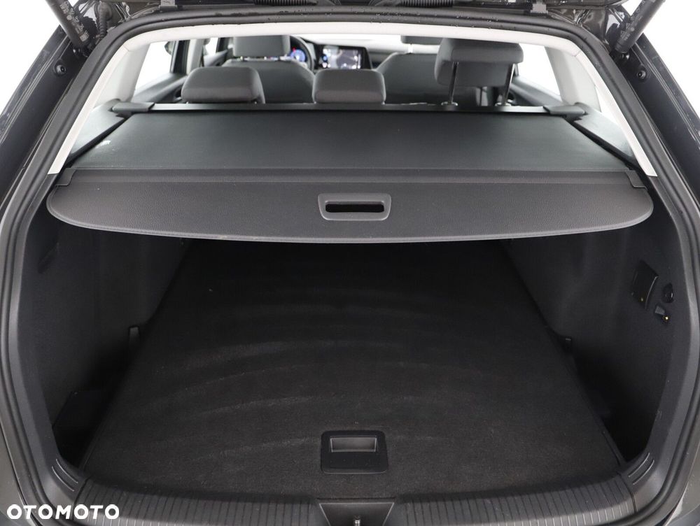Volkswagen Golf - 24