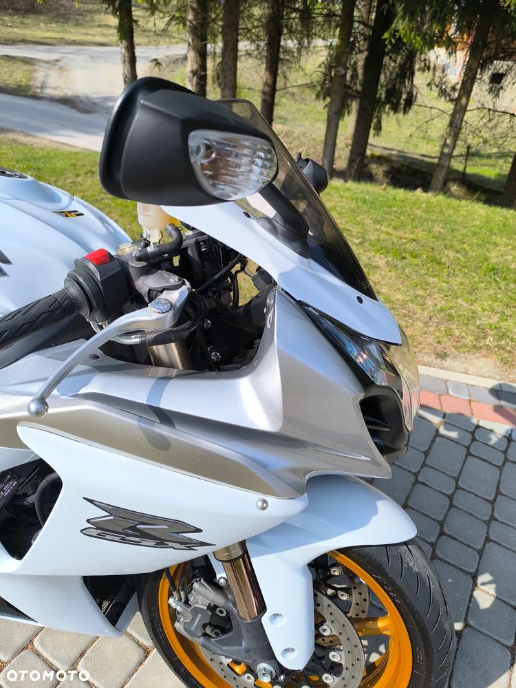 Suzuki GSX-R - 15