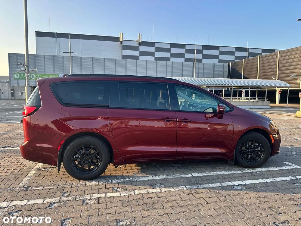 Chrysler Pacifica - 3