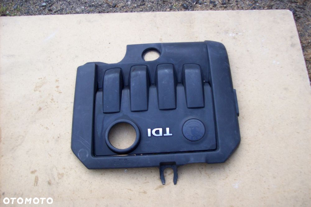 OSŁONA GÓRNA SILNIKA SKODA - 2