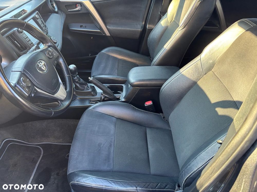 Toyota RAV4 2.0 D-4D Premium 4x2 - 17