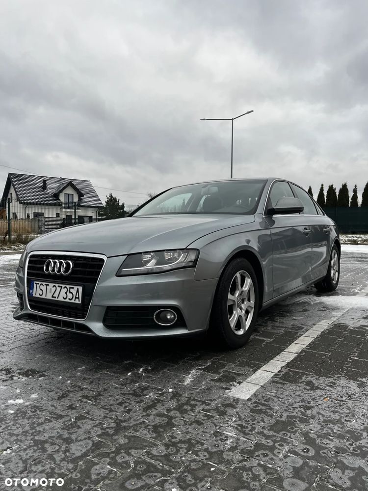 Audi A4 Limousine - 1