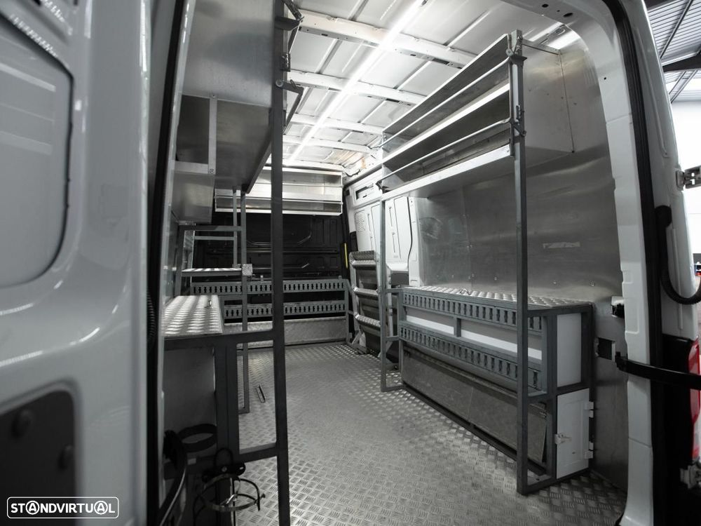 VW Crafter 2.0 TDI MWB HRF F (c/iva) - 8