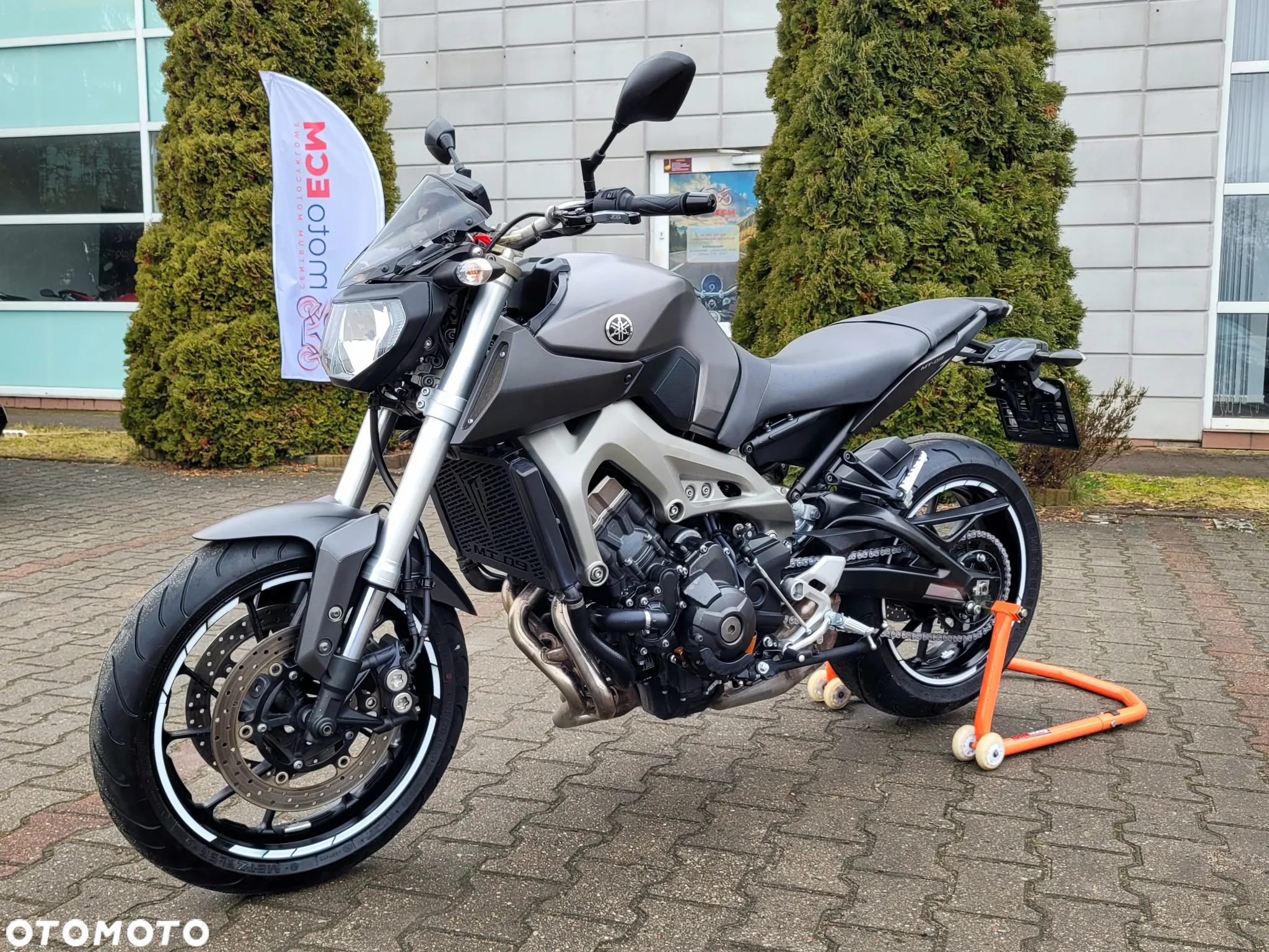 Yamaha MT - 8