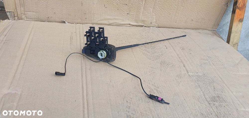 Antena dachowa radia  BMW 1 E81 6925356 - 5
