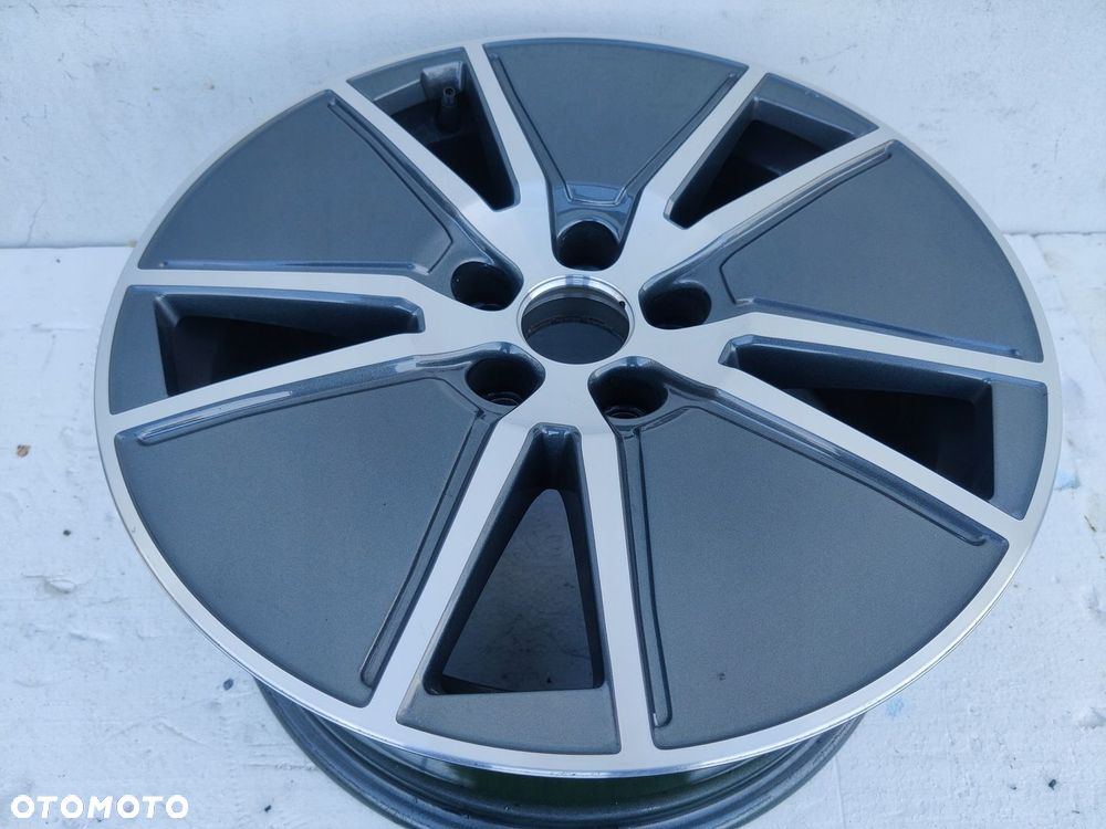 Felga aluminiowa Audi A4 B9 17 cali Aero - 3