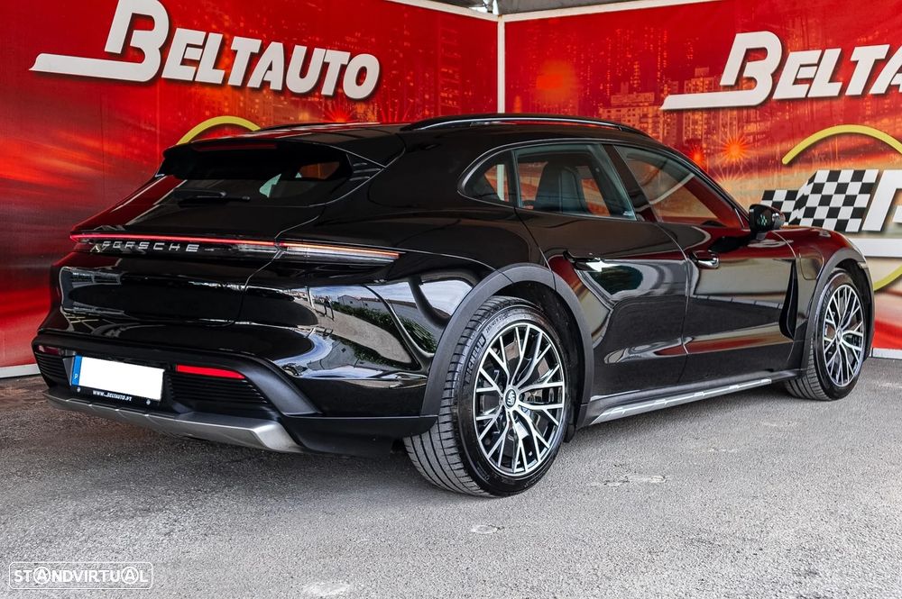 Porsche Taycan Cross Turismo 4 - 5