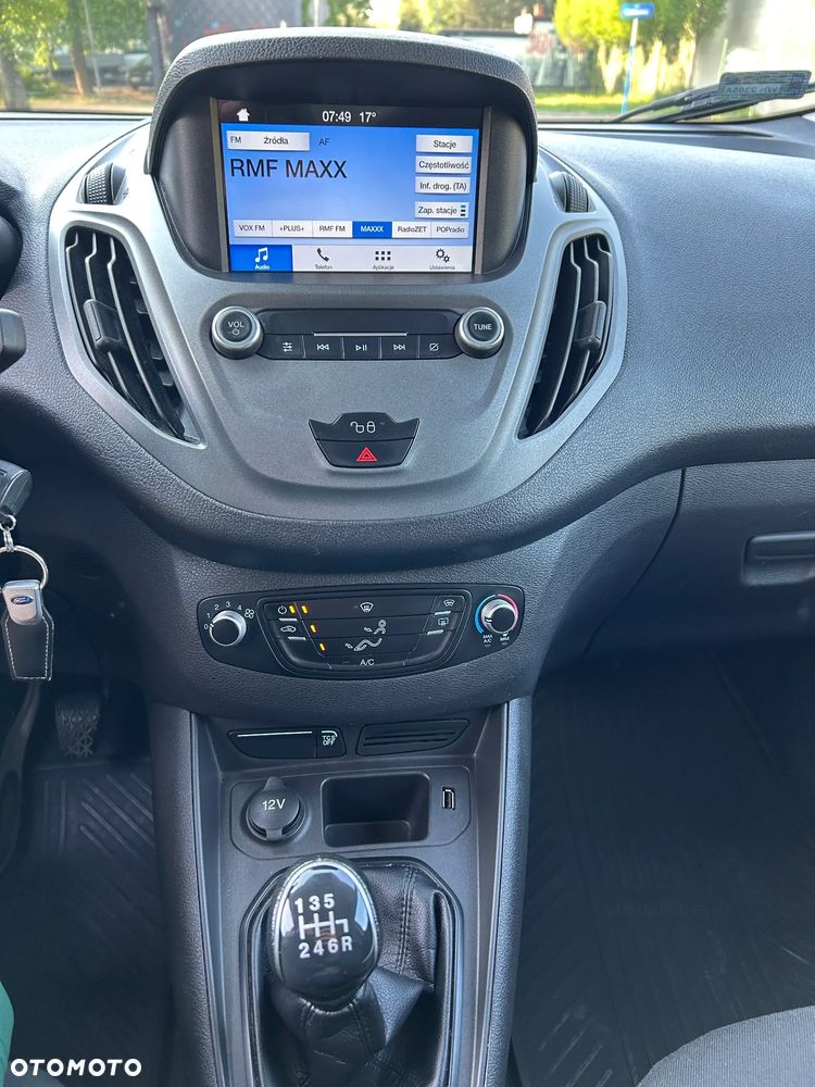 Ford Transit Courier - 19