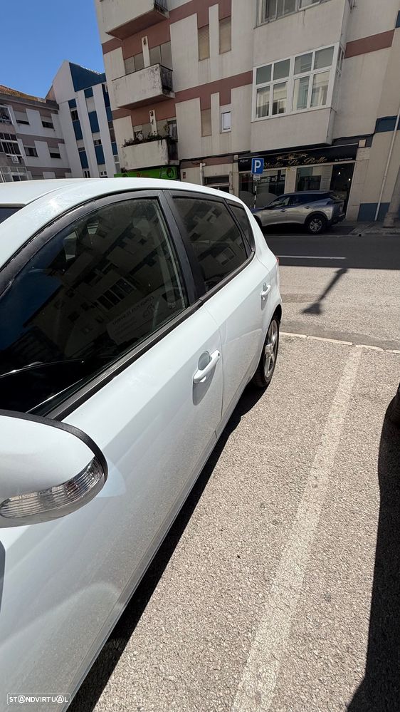 Kia Ceed 1.6 CRDi TX ISG - 2