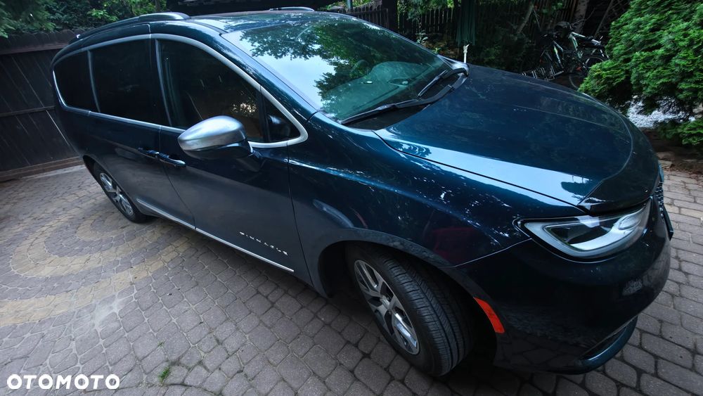 Chrysler Pacifica - 2