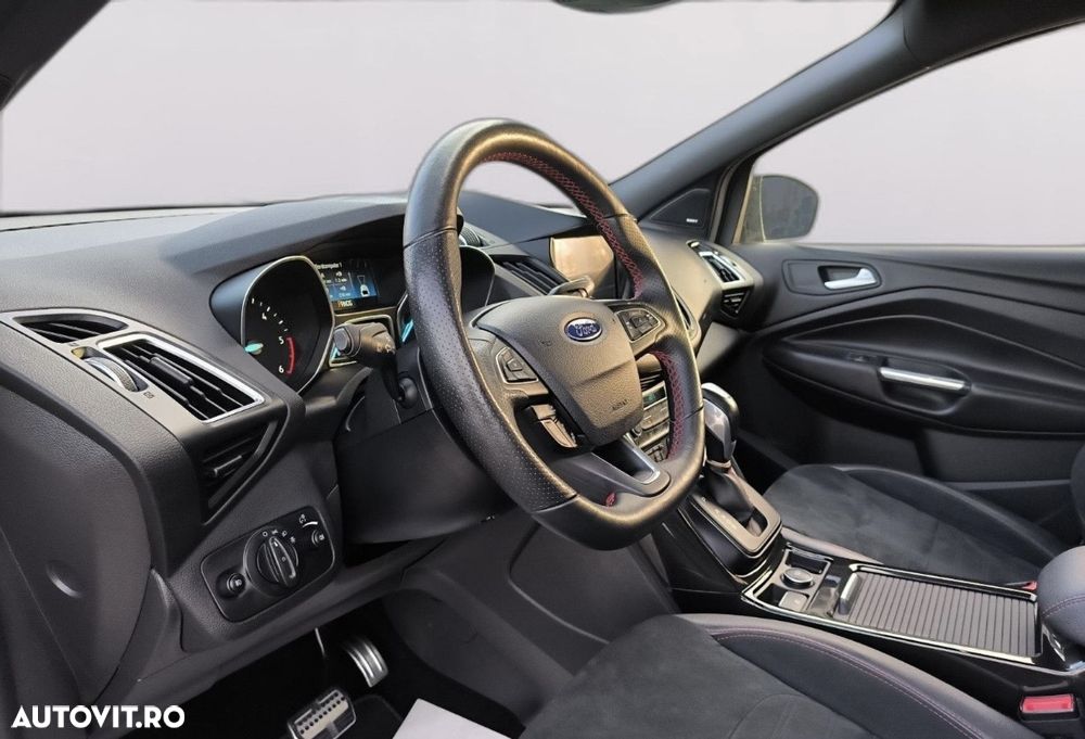 Ford Kuga 2.0 TDCi 4x4 Aut. ST-Line - 10