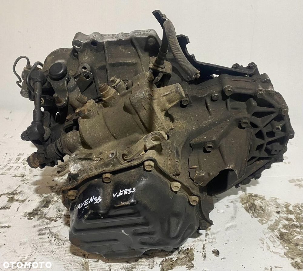 SKRZYNIA BIEGÓW TOYOTA AVENSIS VERSO I 2.0 D4D - 2