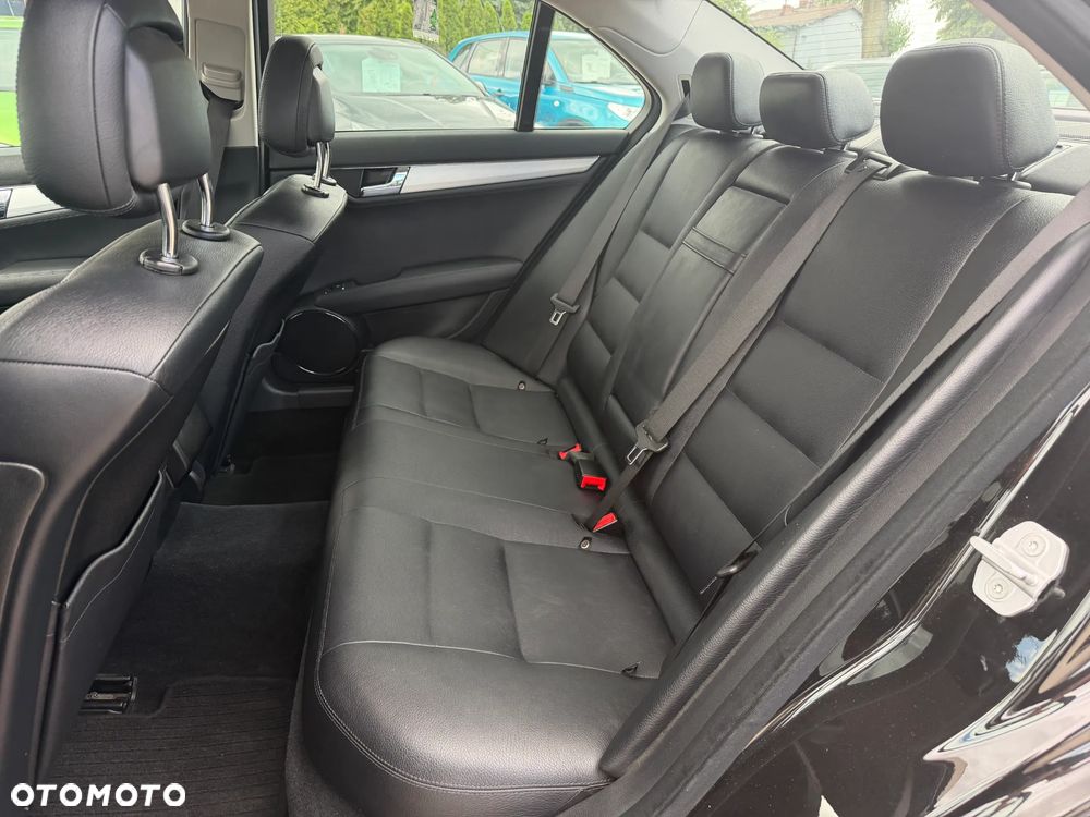Mercedes-Benz Klasa C 350 CDI DPF 7G-TRONIC Avantgarde - 22