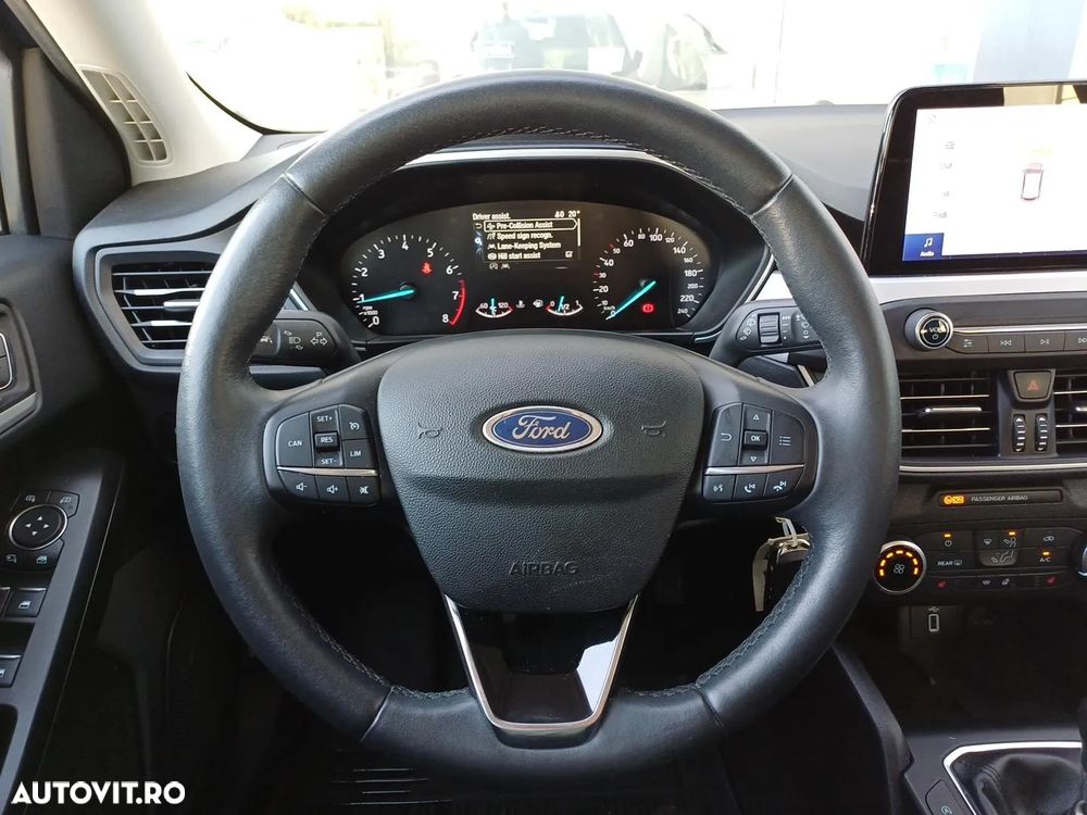 Ford Focus 1.0 EcoBoost Trend - 12