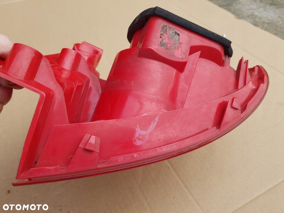 SEAT LEON II 05- LEWA TYLNA LAMPA ORYGINAŁ 1P0945111D STAN BDB - 12