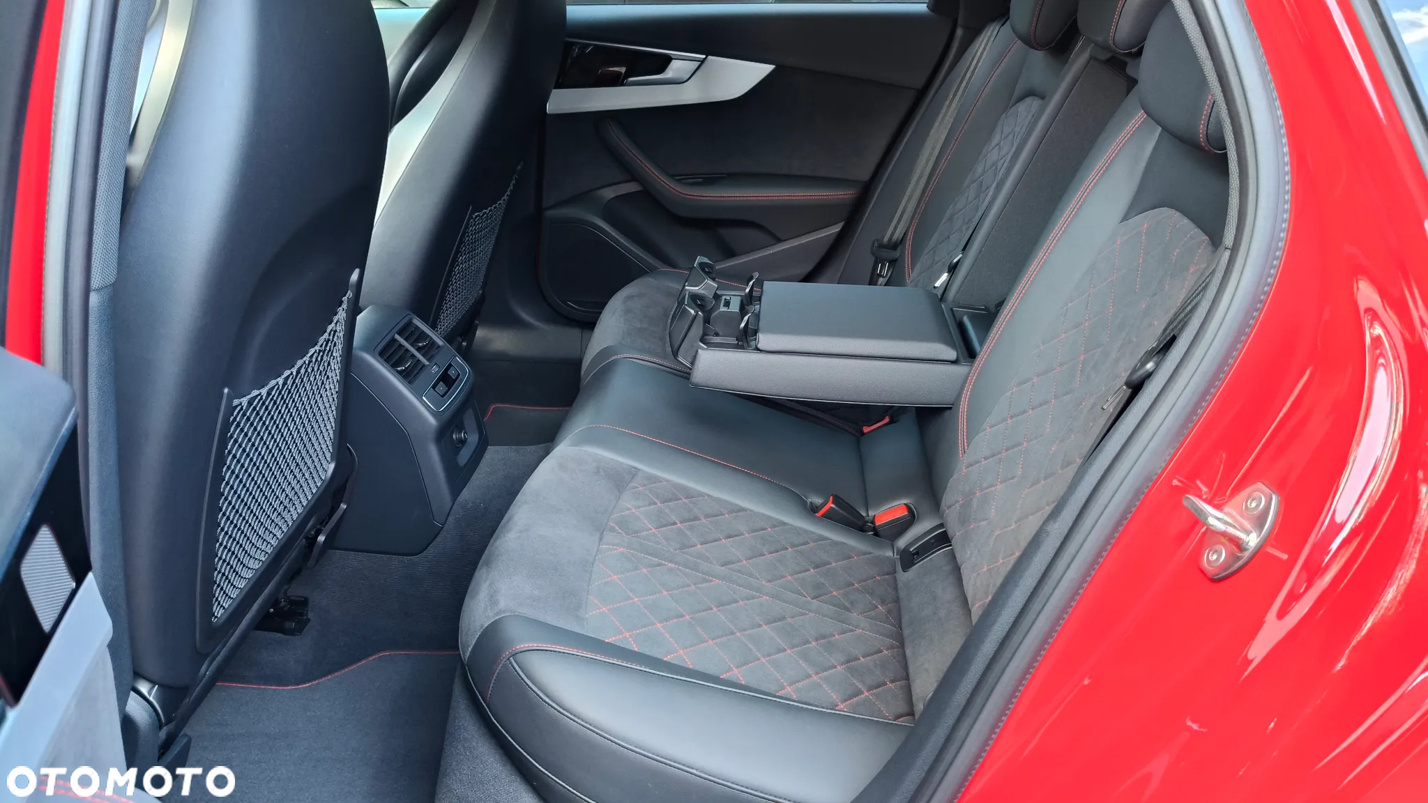 Audi A4 Avant 40 TFSI S tronic S line - 28