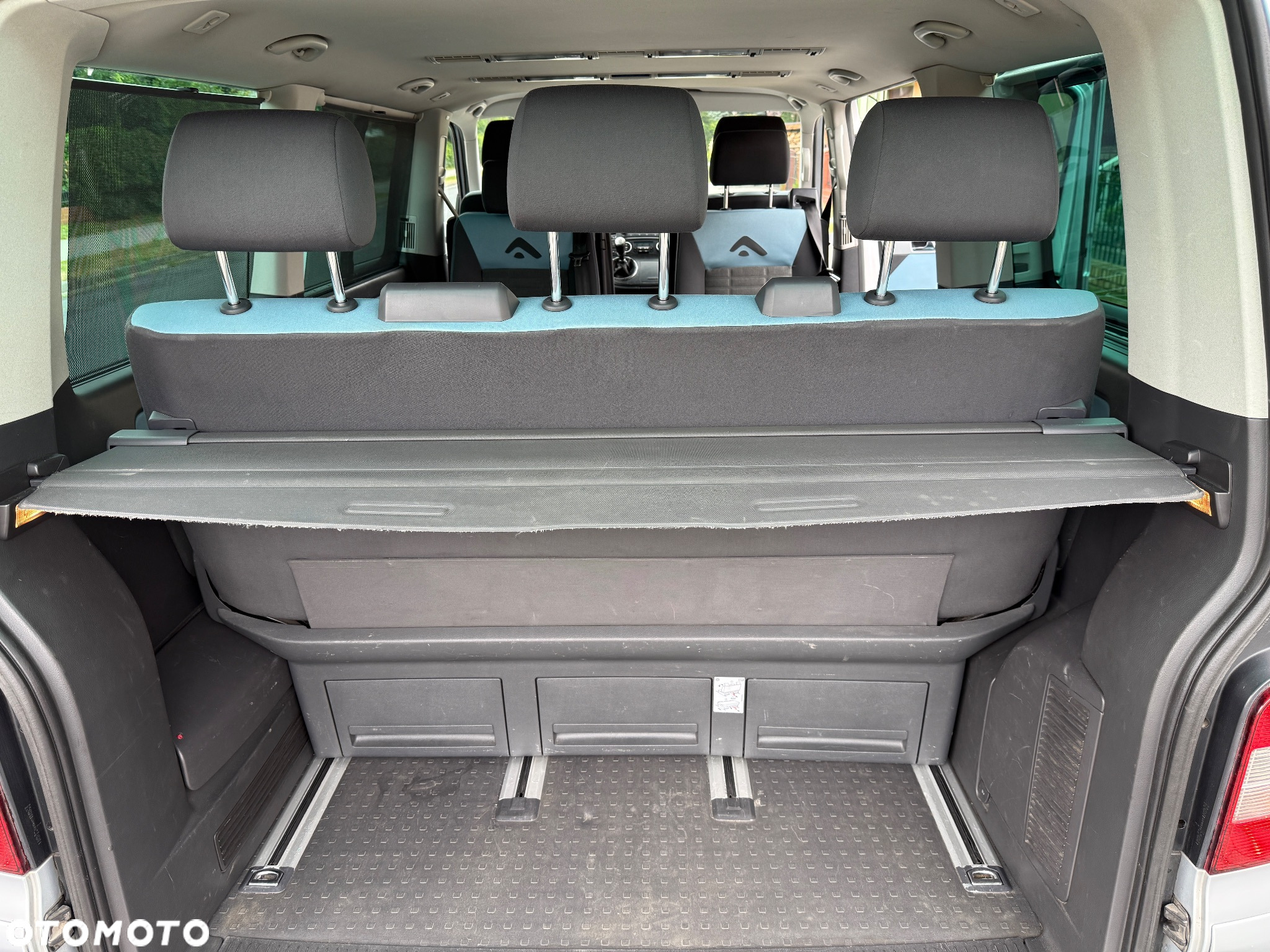 Volkswagen Multivan - 12