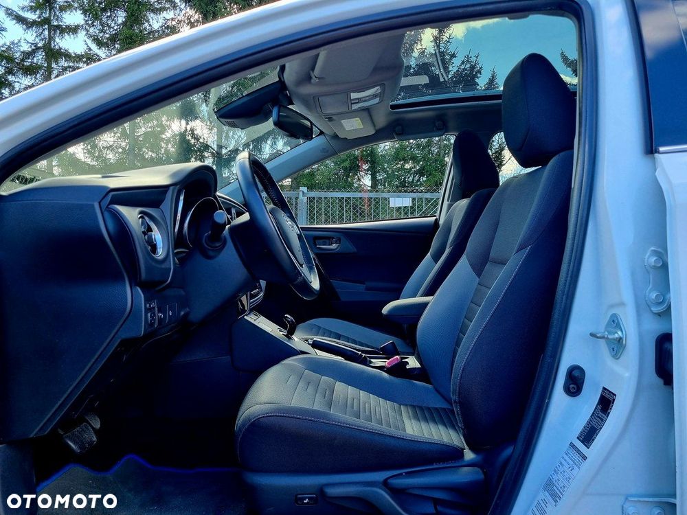 Toyota Auris Hybrid 135 Premium - 9