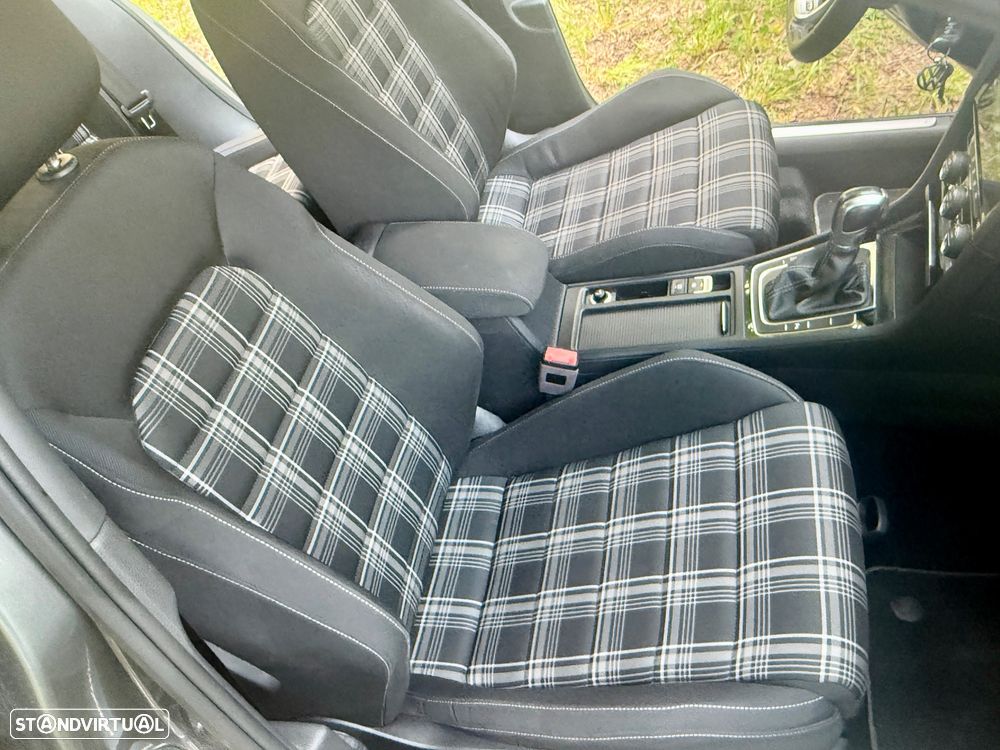 VW Golf 2.0 TDI GTD DSG - 18