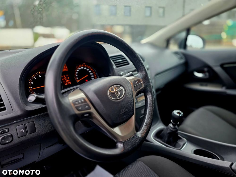 Toyota Avensis 1.8 Style - 21