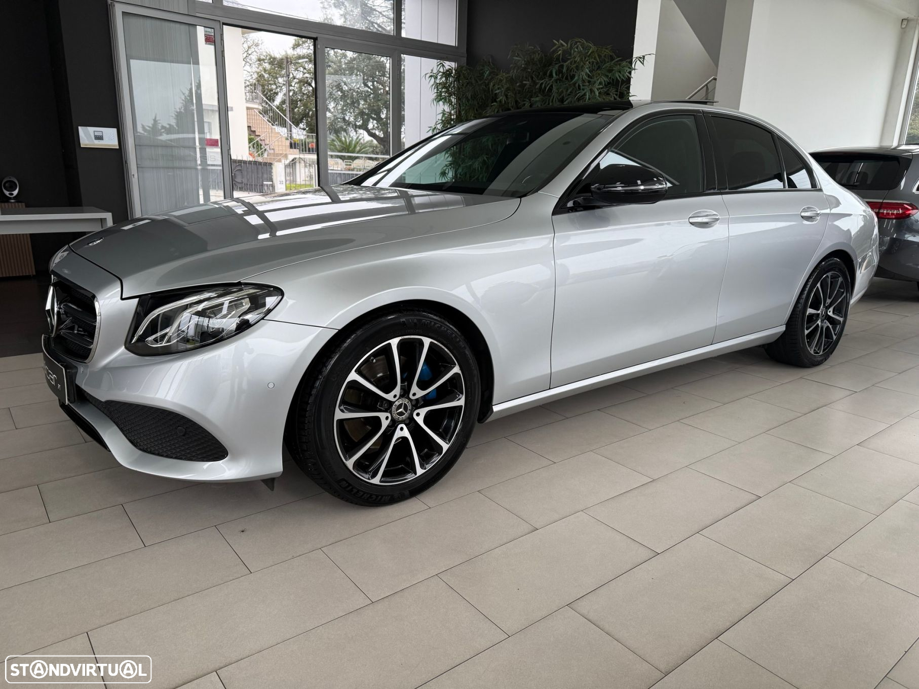 Mercedes-Benz E 220 d Avantgarde - 3