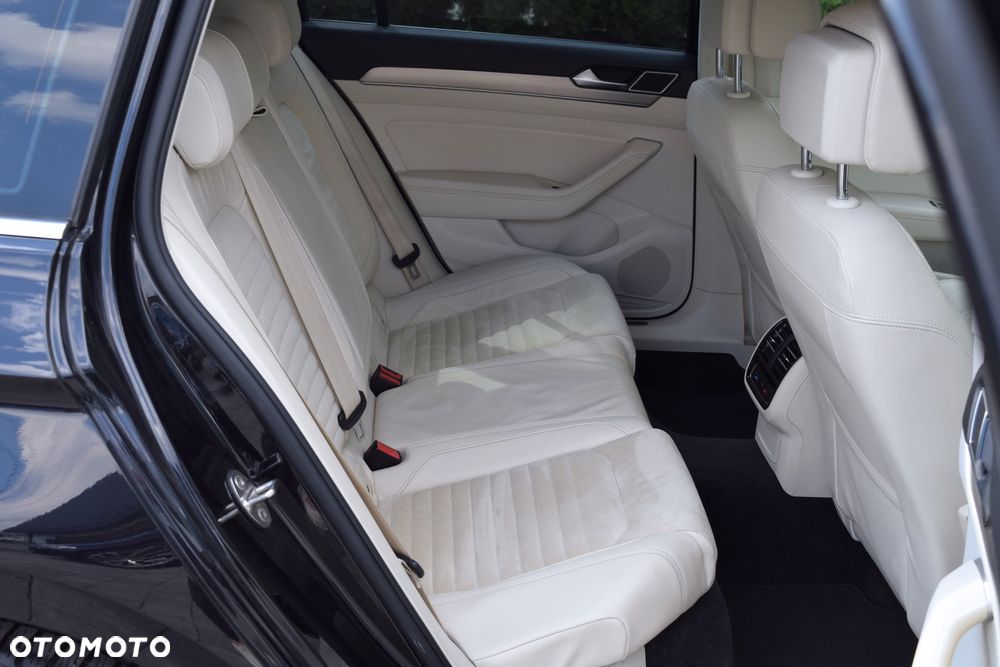 Volkswagen Passat 2.0 TDI (BlueMotion Technology) Highline - 22