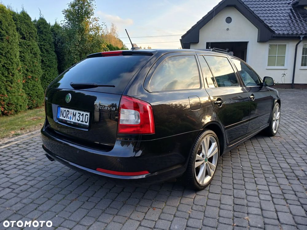 Skoda Octavia 2.0 TDI DPF RS - 9