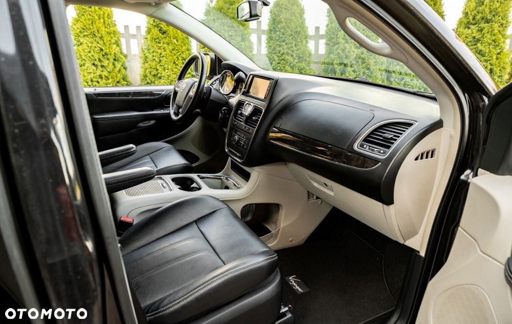 Lancia Voyager 3.6 Platinum - 3