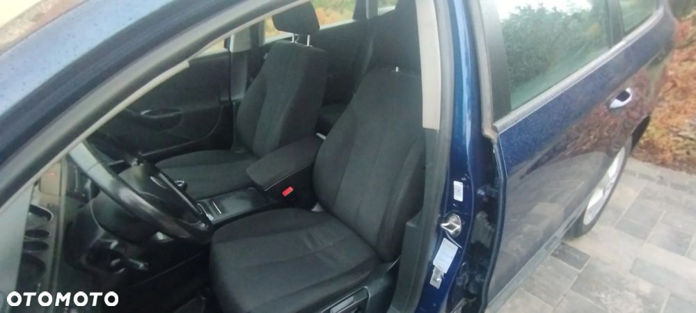 Volkswagen Passat 2.0 TDI Comfortline - 15