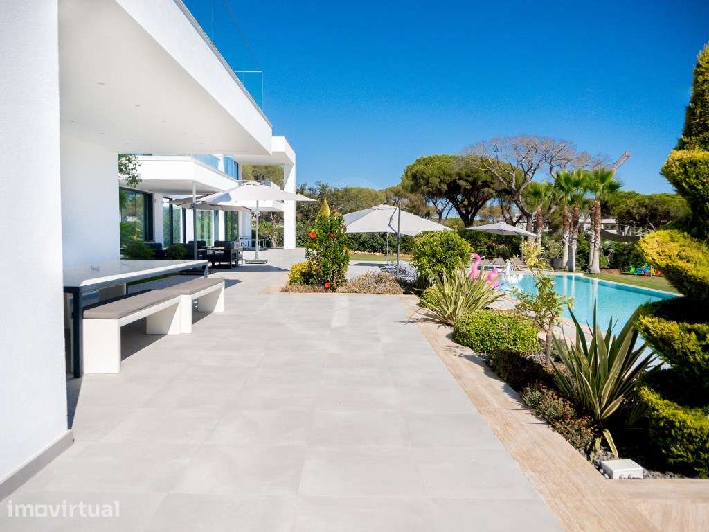 Moradia de estilo contemporâneo e com linhas modernas, Pinhal Velho... - Grande imagem: 2/46