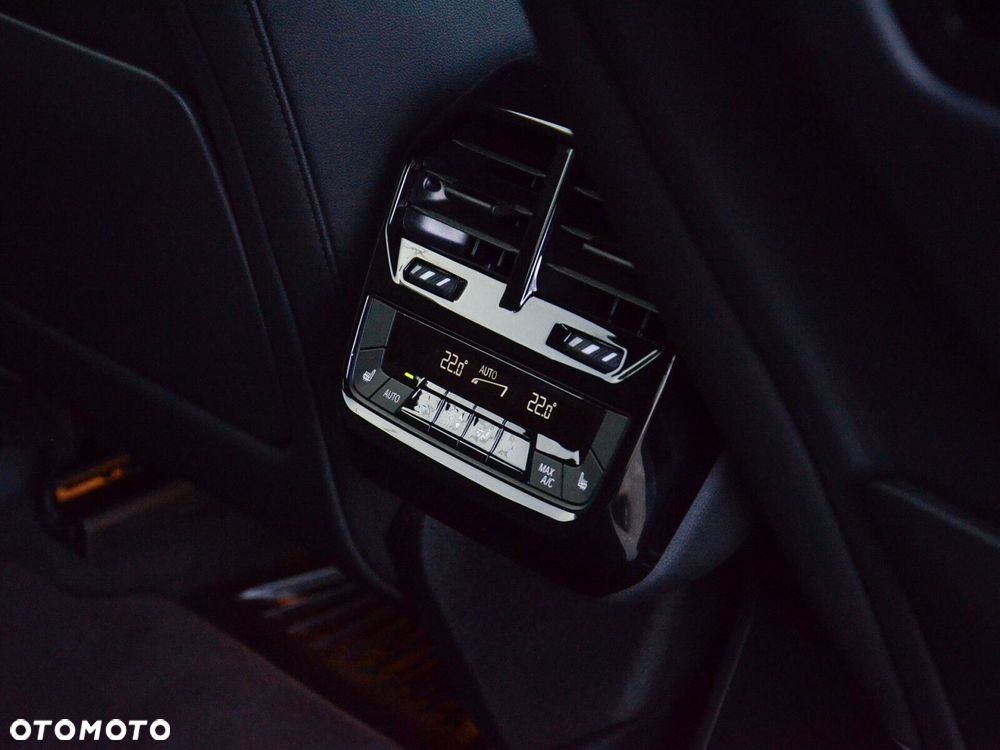 BMW iX xDrive50 111.5kWh Signature - 31