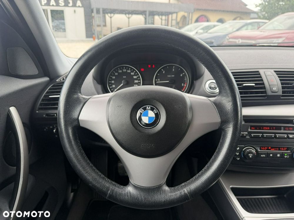 BMW Seria 1 120d - 25